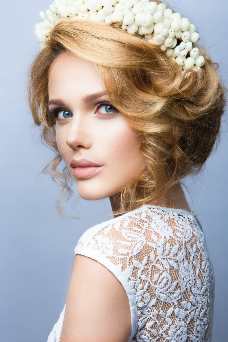 make-up-glamour-portrait-of-beautiful-woman-model-with-fresh-makeup-and-romantic-wavy-hairstyle-1-1-2.jpg